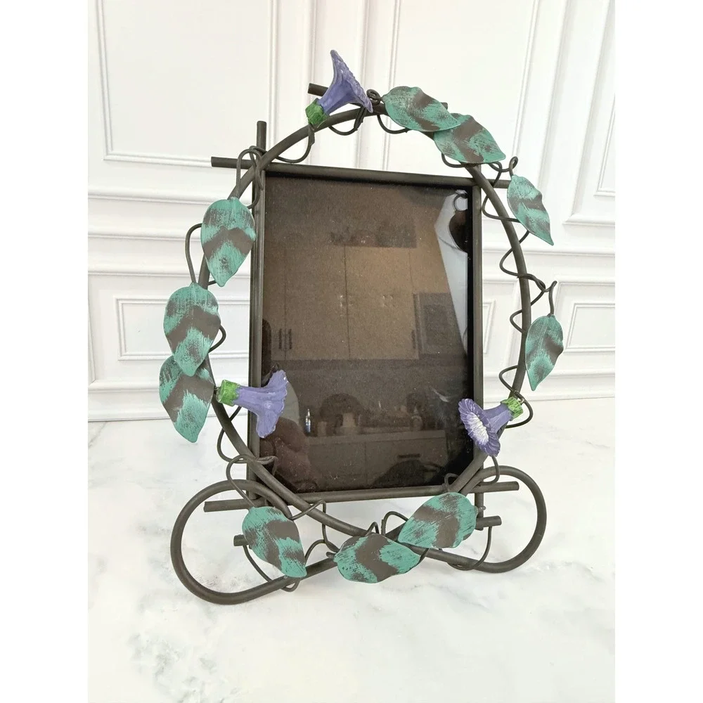 VTG 2001 Lefton Metal 5X7 Standing Photo Frame Floral Trumpet Vines Motif READ